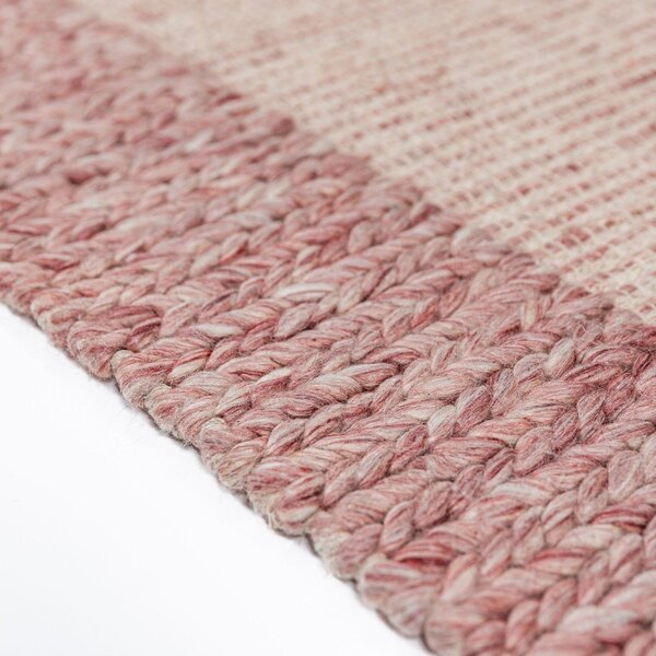 Светлорозов ръчно изработен килим със смес от вълна 120x170 cm Rue – Flair Rugs