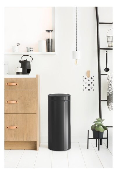 Матово черно стоманено кошче за боклук отваряне с докосване 30 l Touch Bin – Brabantia
