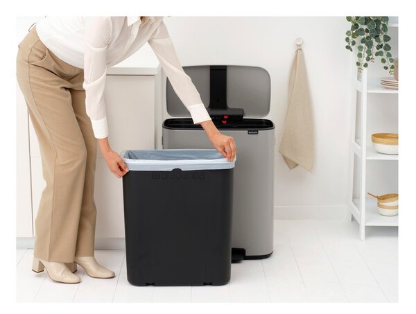 Светлосиво стоманено кошче за боклук с педал 60 l Bo – Brabantia