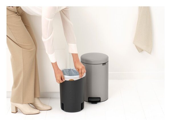 Светлосиво стоманено кошче за боклук с педал 12 l NewIcon – Brabantia