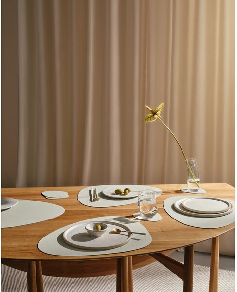 Подложка за хранене от еко кожа 37x44 cm Curve L Nupo – LIND DNA