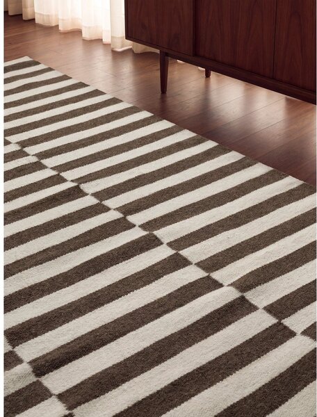 Бял/кафяв двустранен/ръчно изработен вълнен килим 200x300 cm Vika – Hanse Home