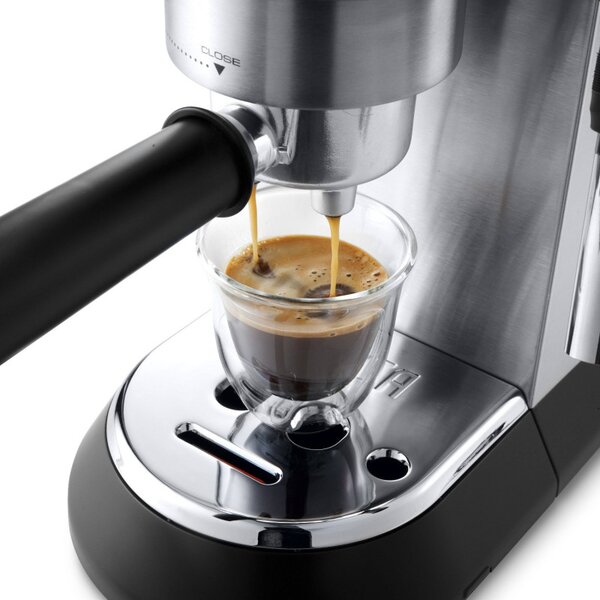 Еспресо машина DeLonghi EC685.M, 1300W, 15 bar, 1.1 л, 3 адаптера, Регулиране на температурата, Инокс
