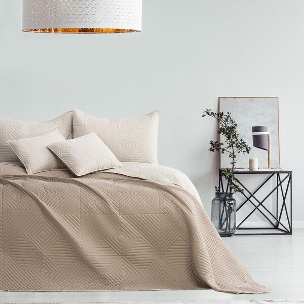 Бежово капитонирано покривало за легло от микрофибър 220x240 cm Softa – Restilo