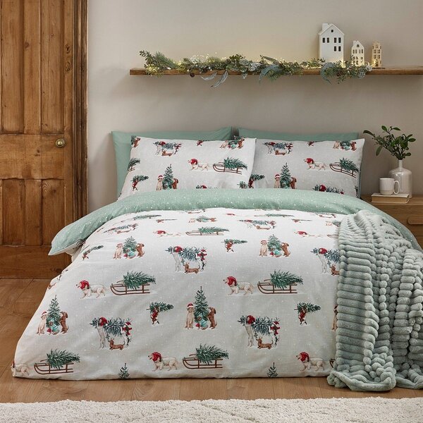 Зелено/в естествен цвят двойно фланелено спално бельо 200x200 cm Brushed Christmas Dogs – Catherine Lansfield
