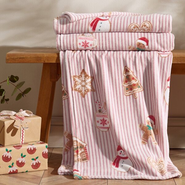 Червено/в естествен цвят одеяло с коледен мотив 170x130 cm Christmas Gingerbread Stripe – Catherine Lansfield