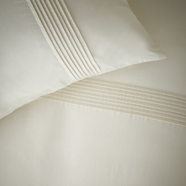 Кремаво двойно спално бельо 200x200 cm Pintuck Easy Iron Percale – Catherine Lansfield