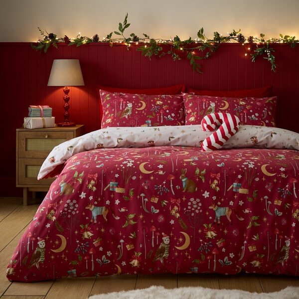 Червено двойно спално бельо 200x200 cm Christmas Enchanted Twilight – Catherine Lansfield