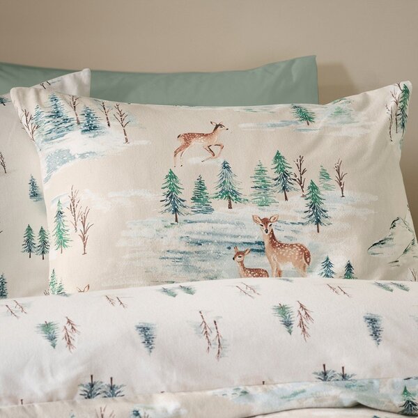 Единично фланелено спално бельо в естествен цвят 135x200 cm Brushed Christmas Deer – Catherine Lansfield