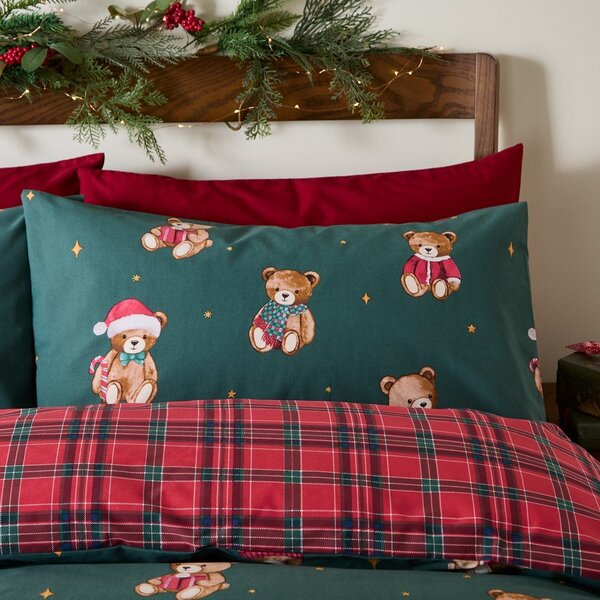 Червено/тъмнозелено единично спално бельо 150x120 cm Christmas Tartan Teddy Bear – Catherine Lansfield