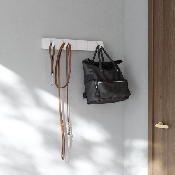Стенна закачалка от масивен бор в матово бял цвят 51 cm Flip – Umbra
