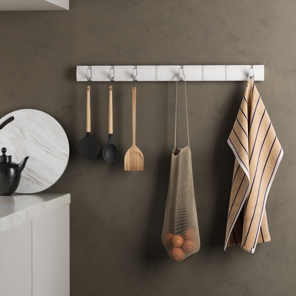 Стенна закачалка от масивен бор в матово бял цвят 81 cm Flip – Umbra