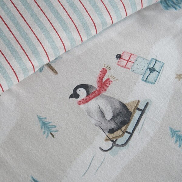 Единично фланелено спално бельо в естествен цвят 135x200 cm Brushed Christmas Penguins – Catherine Lansfield