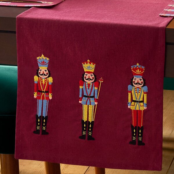 Памучна покривка с коледен мотив 220x32 cm Christmas Nutcracker – Catherine Lansfield
