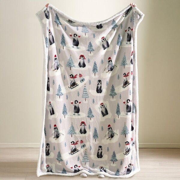 Бяло одеяло с коледен мотив 170x130 cm Christmas Sherpa Penguins – Catherine Lansfield