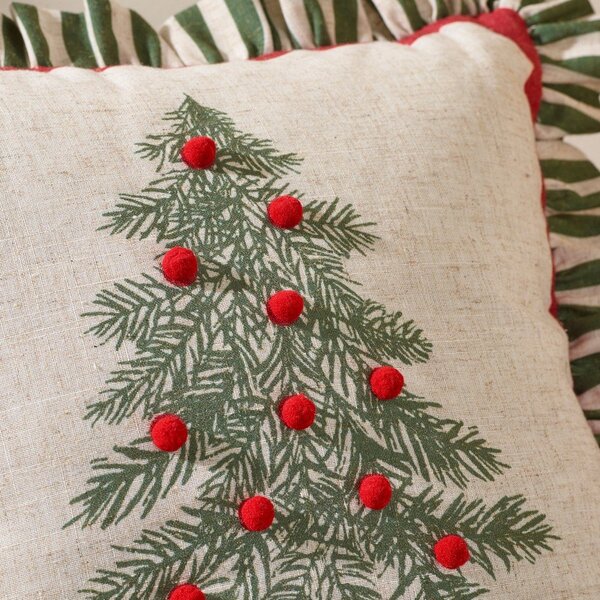 Декоративна възглавница с коледен мотив 45x45 cm Frilled Christmas Tree – Catherine Lansfield