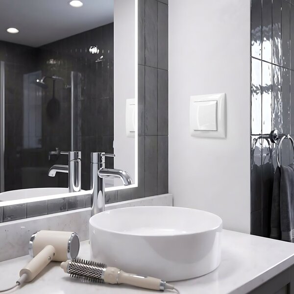 Единичен контакт със заземяване и капаче OSTE JNH005-G White