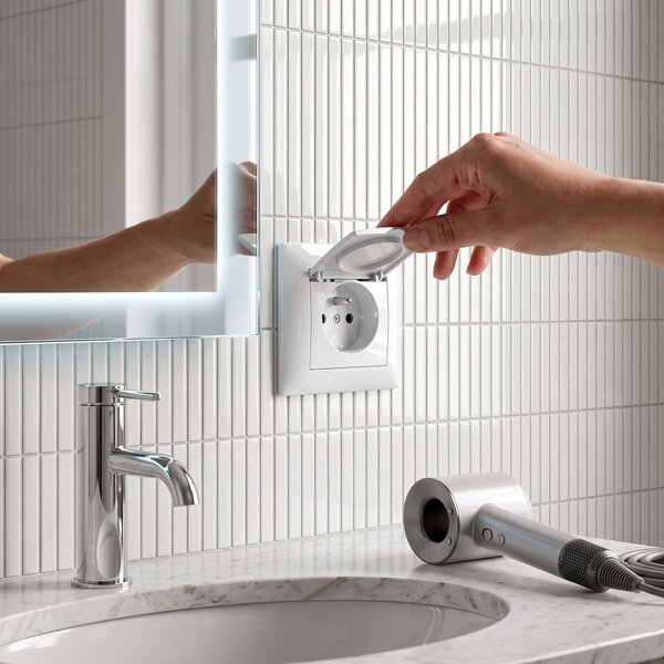 Единичен контакт със заземяване и капаче OSTE JNH005-G White