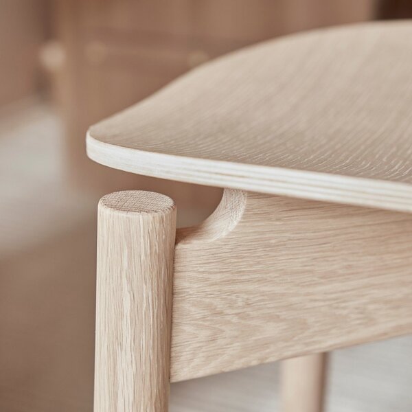 Трапезен стол от масивен ясен в светло естествен цвят Oy – OYOY Living Design