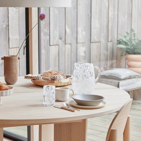 Трапезен стол от масивен ясен в светло естествен цвят Oy – OYOY Living Design