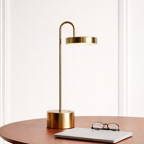 Dyberg Larsen LED настолна лампа с акумулатор MOOVELIGHT, месинг, 35 см, Затъмняване, Злато / месинг, Дневна/трапезария, Метал, Дизайн