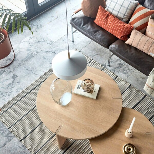 Кръгла масичка за кафе от масивен дъб в естествен цвят ø 65 cm Oy – OYOY Living Design