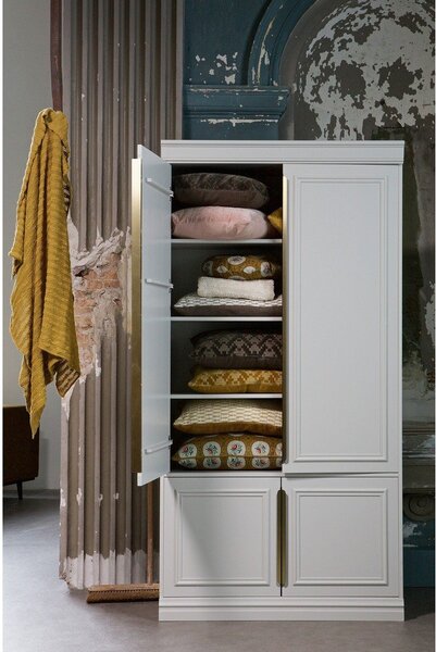 Светлосив гардероб от масивен бор 110x215x44 cm Organize – WOOOD