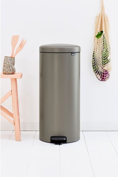 Сиво стоманено кошче за боклук с педал 30 l NewIcon – Brabantia