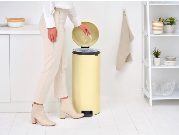 Кош за боклук с педал Brabantia NewIcon 1008852, 30 л, Плавно затваряне, Противоплъзгаща основа, Жълт