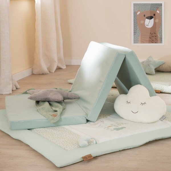 Светлозелено детско килимче за игра 100x100 cm Woodland Buddies – Roba