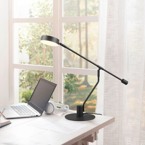 Матово черно LED настолна лампа с огъваща се структура (височина 64 cm) Manduro – Trio