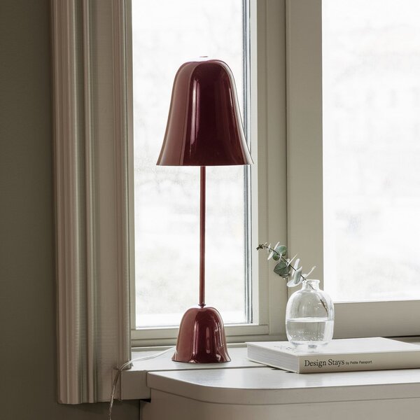 Globen Lighting Настолна лампа „Blåklockan“ от Lighting, бордо, височина 56 см, Червен, Дневна/трапезария, Метал, Скандинавски