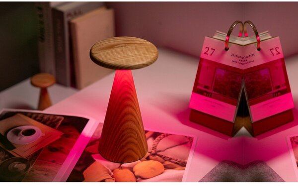 LED настолна лампа в естествен цвят с дървен абажур (височина 21 cm) Sylva – Gingko