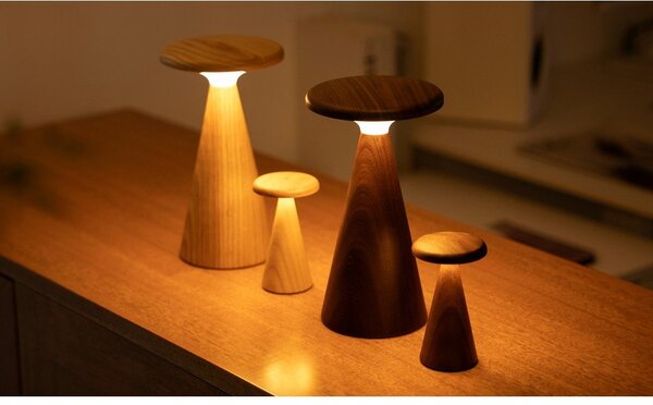 LED настолна лампа в естествен цвят с дървен абажур (височина 14 cm) Sylva – Gingko