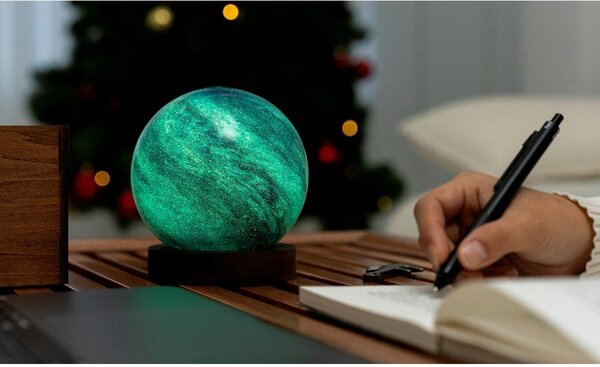 Светлинна декорация с USB в тъмно естествен цвят ø 12 cm Galaxy Breeze – Gingko