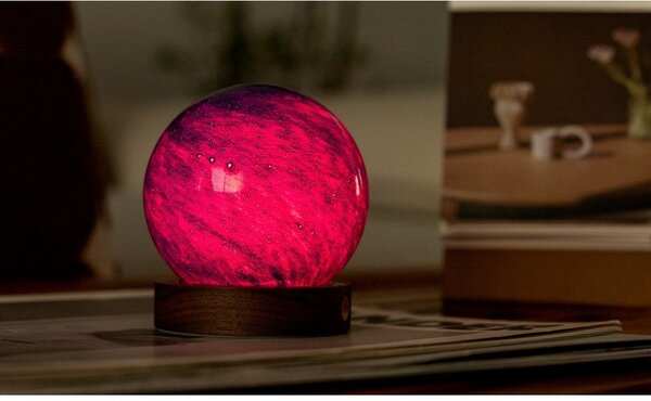 Светлинна декорация с USB в тъмно естествен цвят ø 8 cm Galaxy Breeze – Gingko