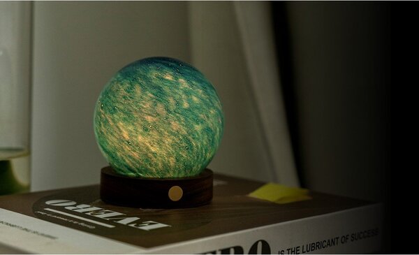 Светлинна декорация с USB в тъмно естествен цвят ø 8 cm Galaxy Breeze – Gingko