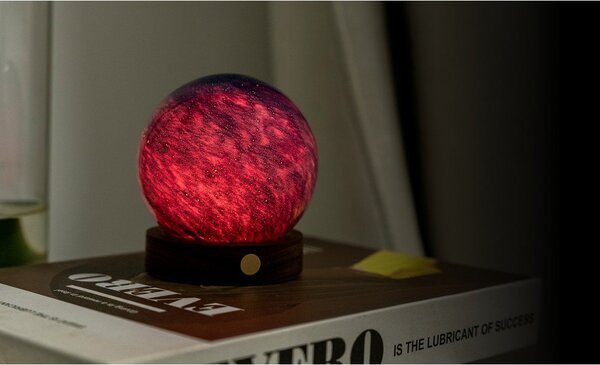 Светлинна декорация с USB в тъмно естествен цвят ø 8 cm Galaxy Breeze – Gingko