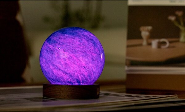 Светлинна декорация с USB в тъмно естествен цвят ø 8 cm Galaxy Breeze – Gingko