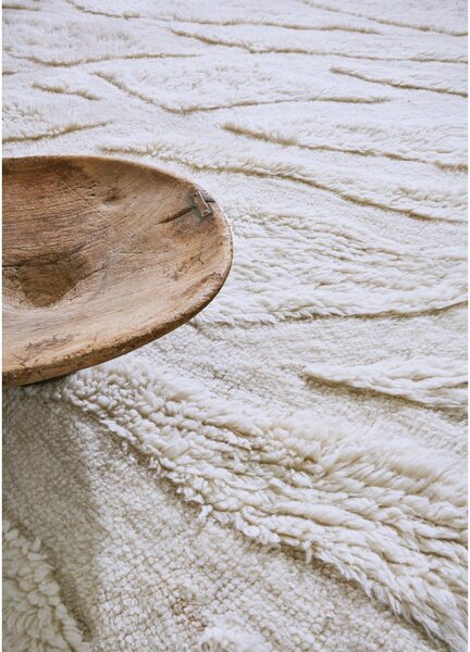 Бяла вълнена пътека подходяща за пране и ръчно изработена 70x200 cm Enkang Ivory – Lorena Canals