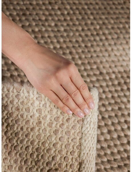 Бежов ръчно изработен вълнен килим 140x200 cm Lyon Beans – Elle Decoration