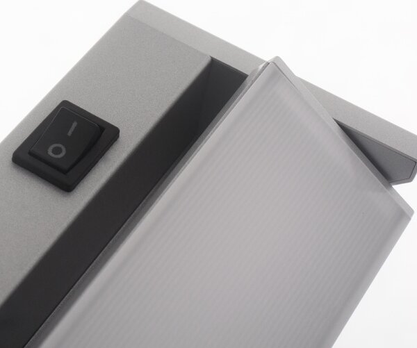 LED Лампа за под кухненски шкаф LED/10W/230V сребриста