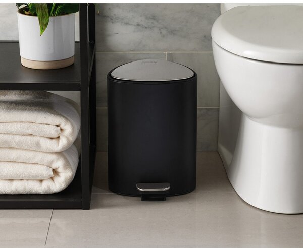 Матово черно стоманено кошче за боклук с педал 5 l EasyStore Luxe – Joseph Joseph