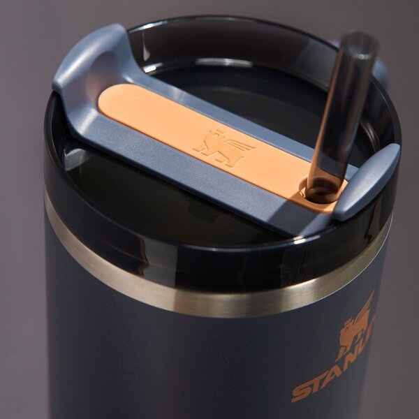 Тъмносин термос със сламка от неръждаема стомана 1,18 l Quencher H2.0 FlowState Tumbler Twilight – Stanley