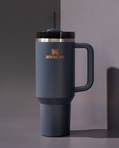 Тъмносин термос със сламка от неръждаема стомана 1,18 l Quencher H2.0 FlowState Tumbler Twilight – Stanley