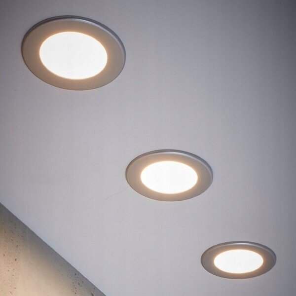Комплект от 3 броя LED вградени таванни осветителни тела за баня LED/6W/230V IP44, в сребрист цвят