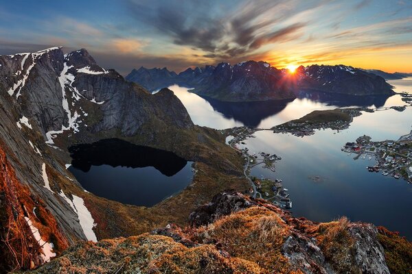 Фототапет – Планинска панорама със залез