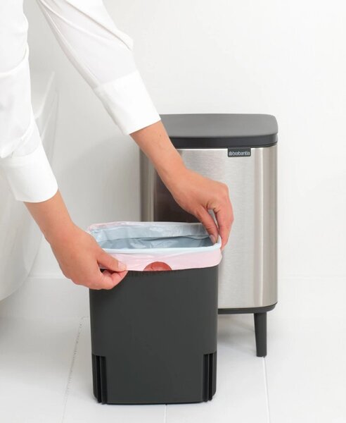 Кош за боклук Brabantia Bo Small Hi 1006646, 7 л, Повдигнат, Плавно и безшумно отваряне, Противоплъзгаща основа, Устойчив на пръстови отпечатъци, Инокс/Мат