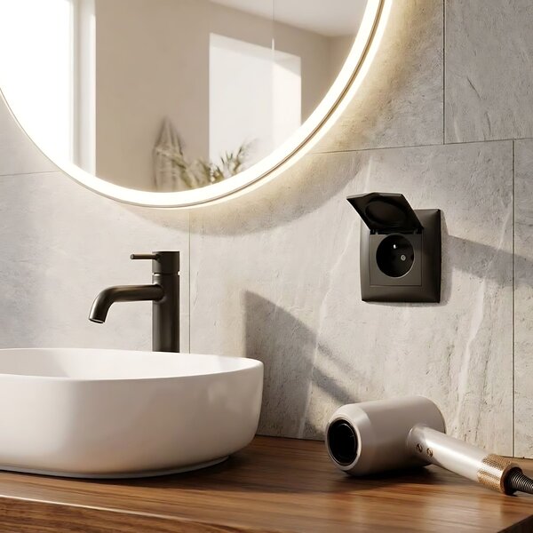 Единичен контакт със заземяване и капаче с рамка OSTE JNH005-G Black