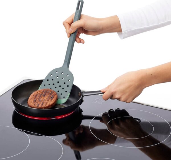 Шпатула решетъчна Lekue 1010182, 30.6 см, Против надраскване, 4/220°C, Гъвкав ръб, Зелен